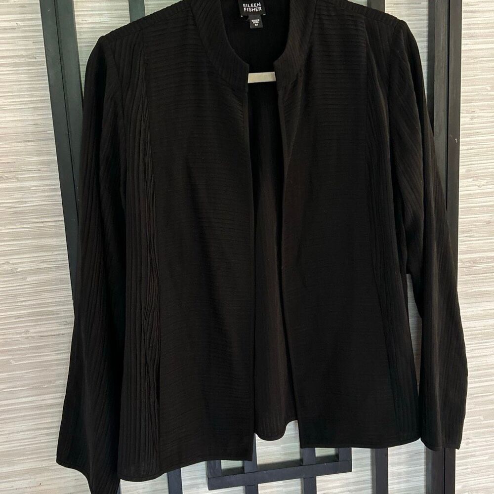 Eileen Fisher Navy silk textured jacket 3/4 sleeves M